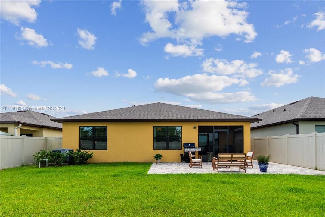 Recently Sold: $369,900 (4 beds, 2 baths, 1846 Square Feet)