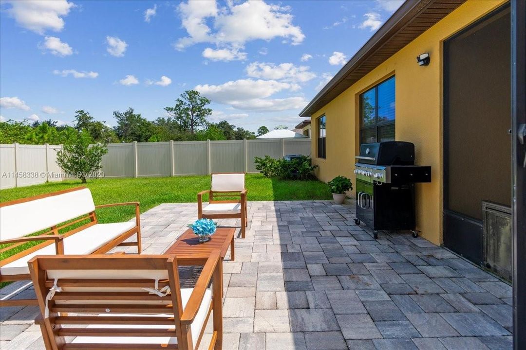 Recently Sold: $369,900 (4 beds, 2 baths, 1846 Square Feet)