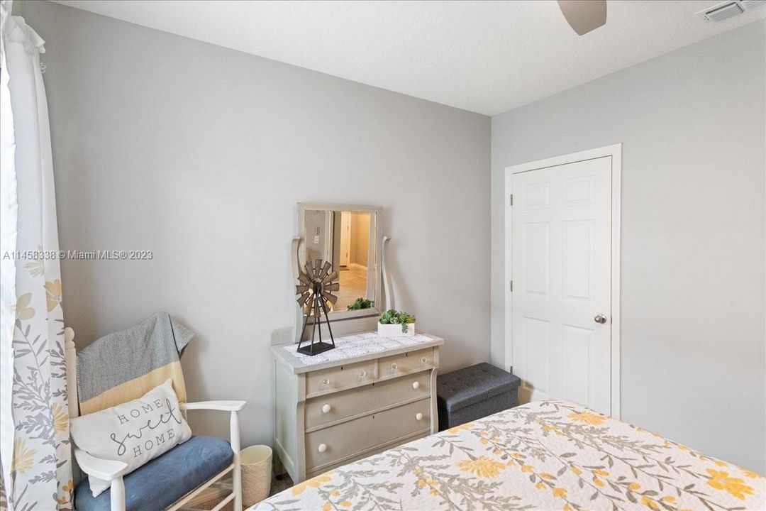 Recently Sold: $369,900 (4 beds, 2 baths, 1846 Square Feet)