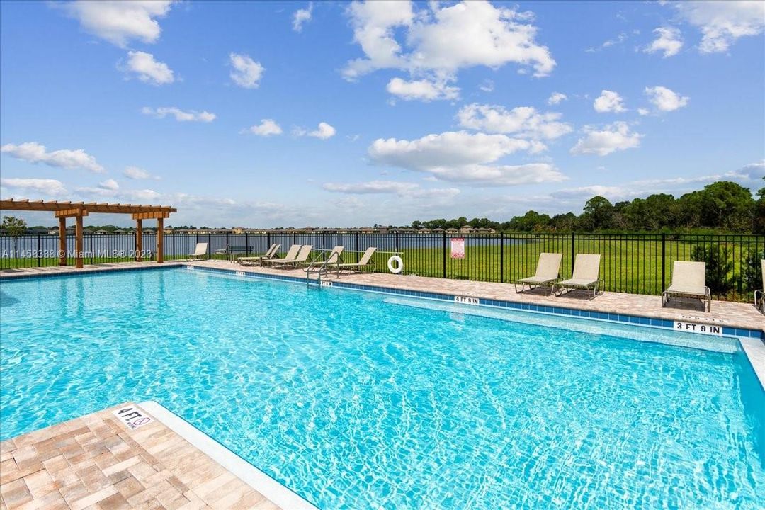 Recently Sold: $369,900 (4 beds, 2 baths, 1846 Square Feet)