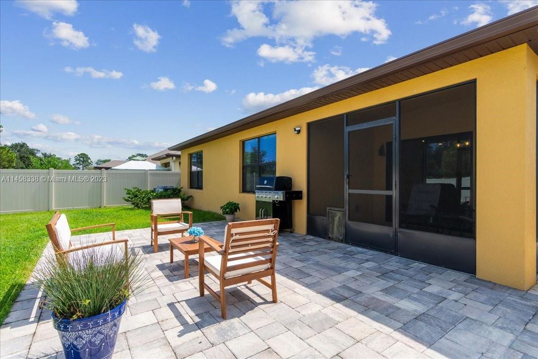 Recently Sold: $369,900 (4 beds, 2 baths, 1846 Square Feet)