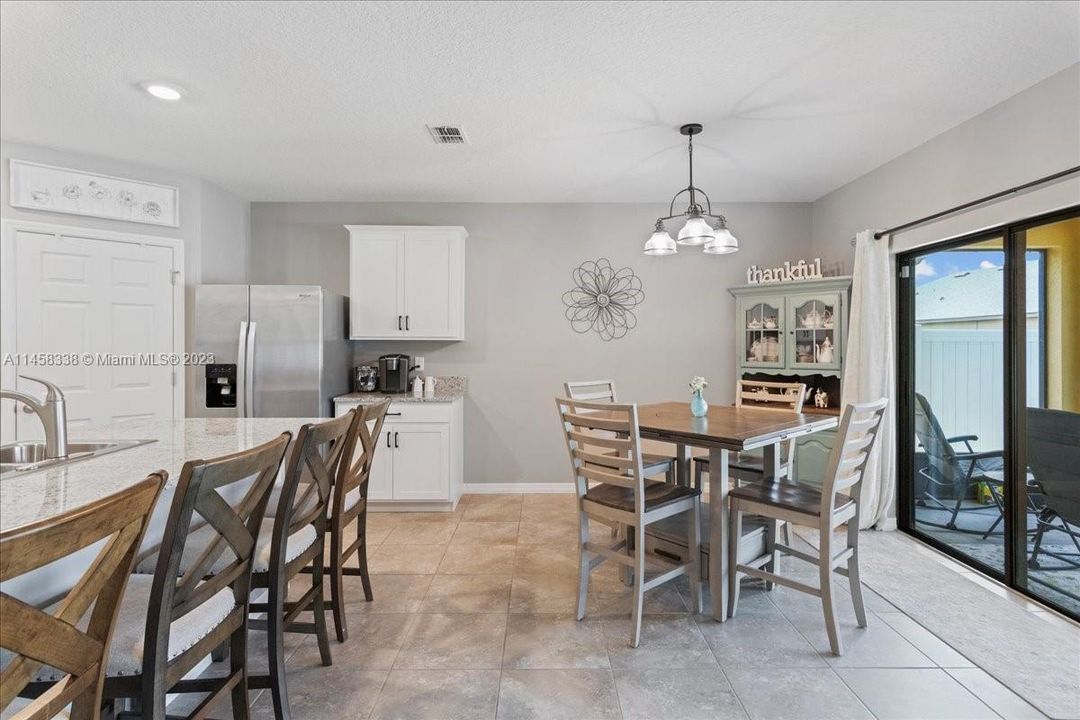 Recently Sold: $369,900 (4 beds, 2 baths, 1846 Square Feet)