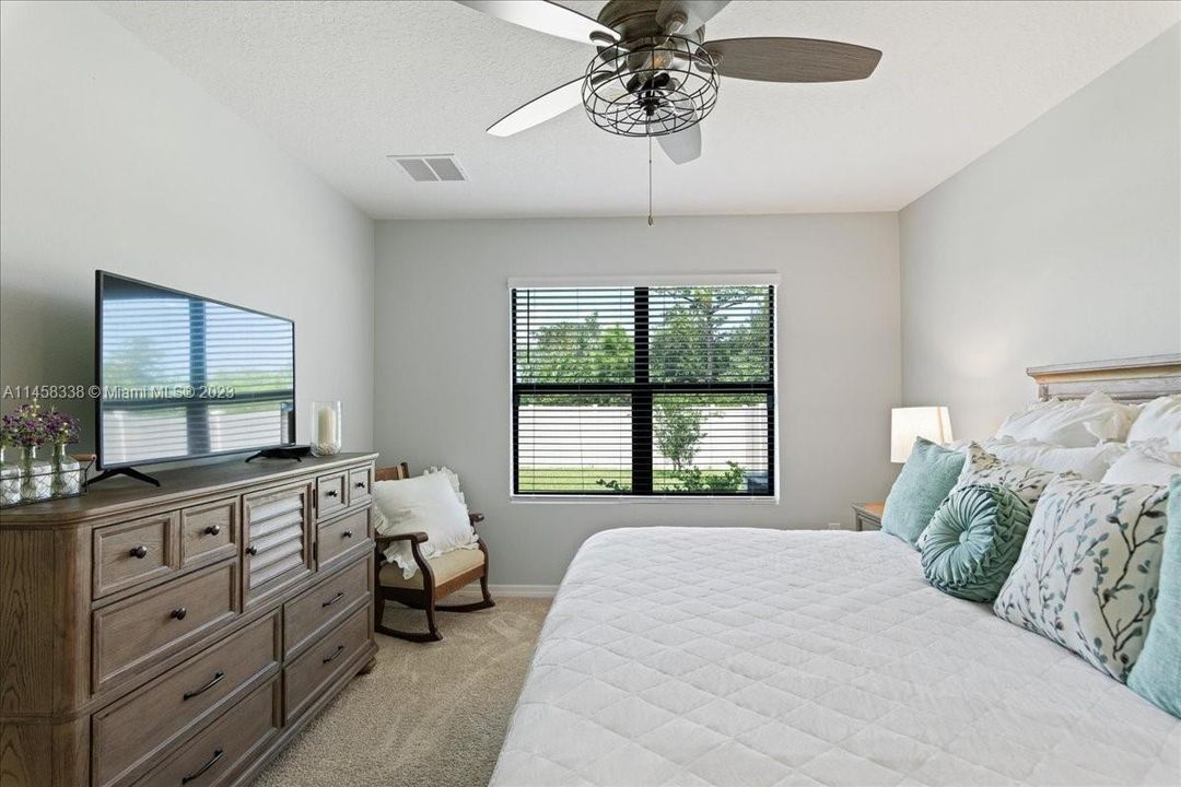 Recently Sold: $369,900 (4 beds, 2 baths, 1846 Square Feet)