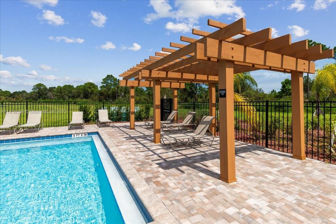 Recently Sold: $369,900 (4 beds, 2 baths, 1846 Square Feet)