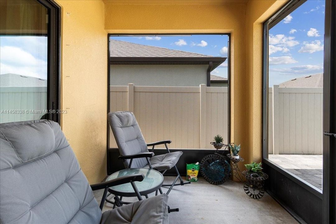 Recently Sold: $369,900 (4 beds, 2 baths, 1846 Square Feet)