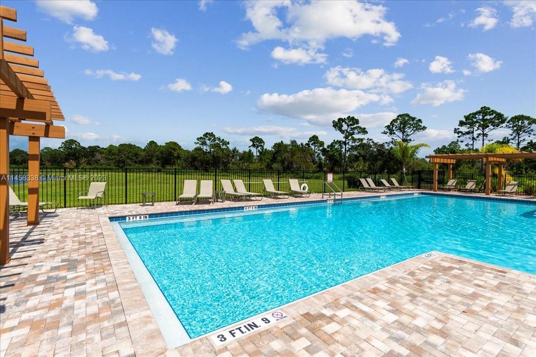 Recently Sold: $369,900 (4 beds, 2 baths, 1846 Square Feet)