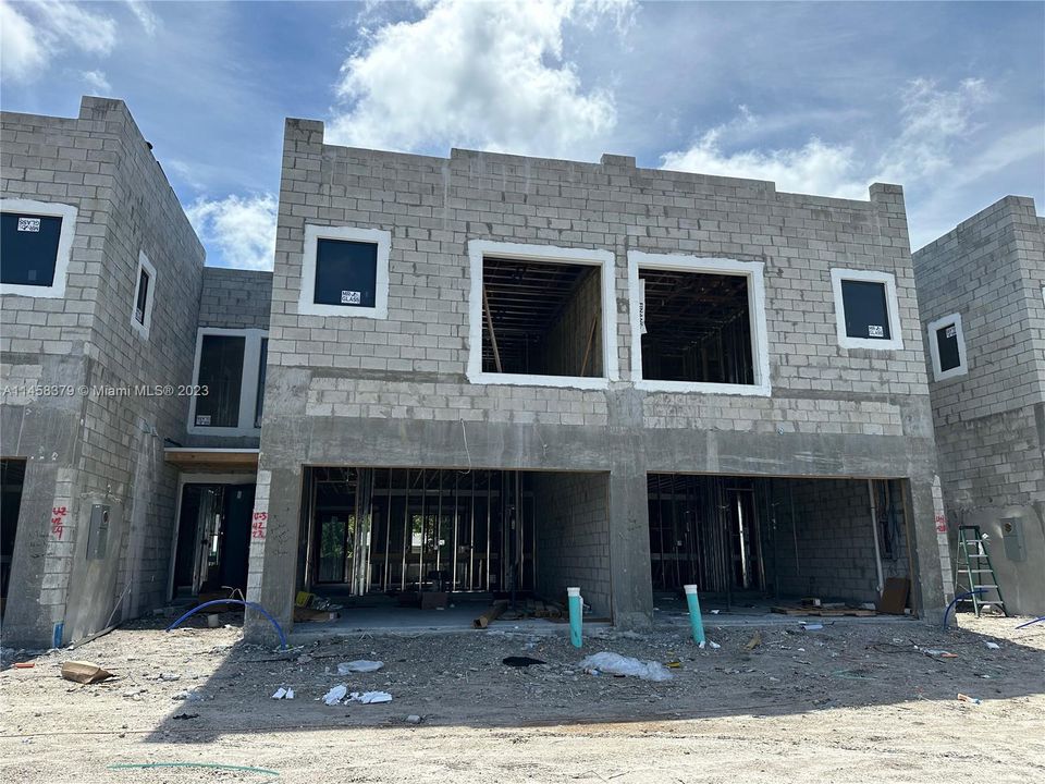 Недавно продано: $675,000 (3 спален, 2 ванн, 1867 Квадратных фут)