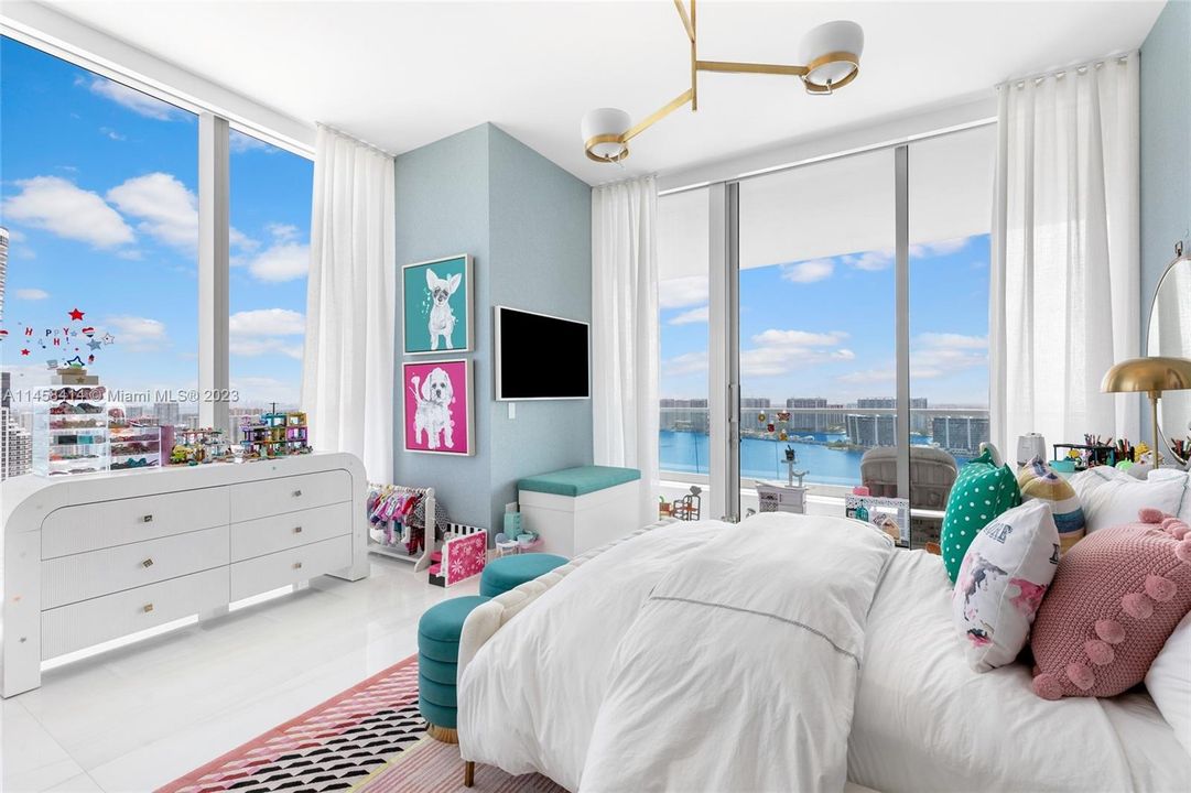 Recently Sold: $8,500,000 (4 beds, 5 baths, 3625 Square Feet)