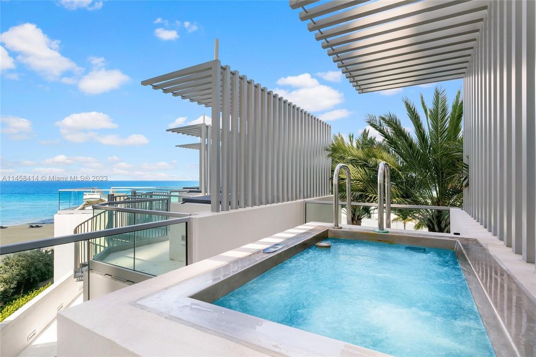 Recently Sold: $8,500,000 (4 beds, 5 baths, 3625 Square Feet)