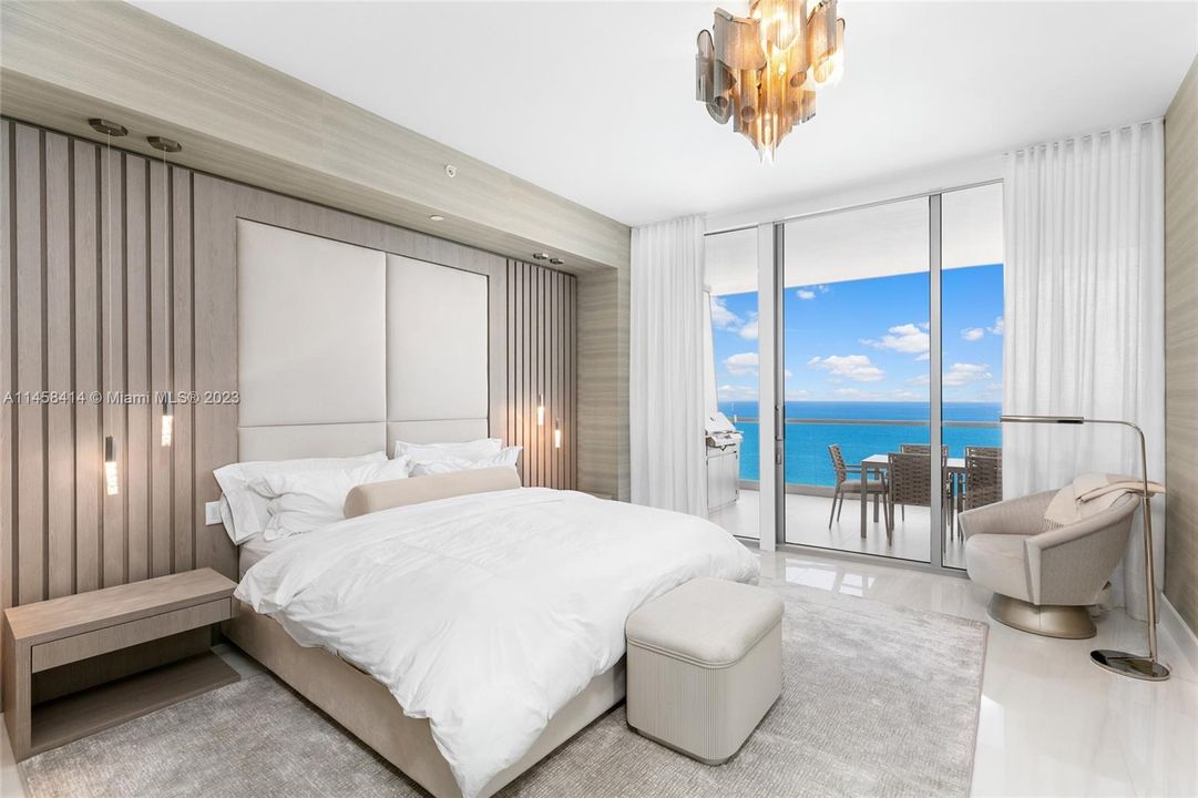 Recently Sold: $8,500,000 (4 beds, 5 baths, 3625 Square Feet)