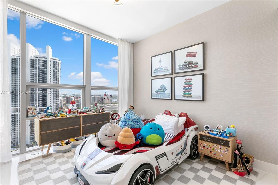 Recently Sold: $8,500,000 (4 beds, 5 baths, 3625 Square Feet)