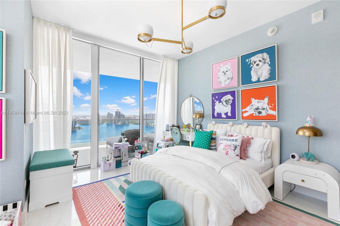 Recently Sold: $8,500,000 (4 beds, 5 baths, 3625 Square Feet)