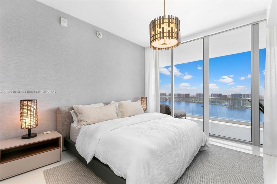 Recently Sold: $8,500,000 (4 beds, 5 baths, 3625 Square Feet)