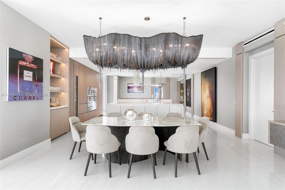 Recently Sold: $8,500,000 (4 beds, 5 baths, 3625 Square Feet)