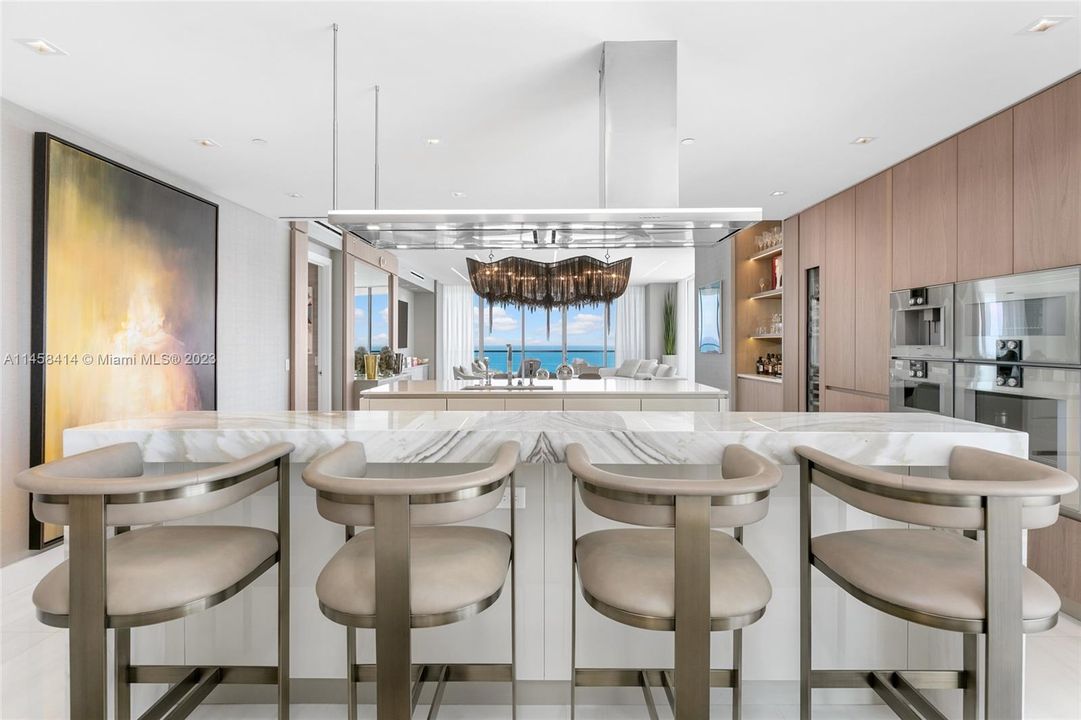 Recently Sold: $8,500,000 (4 beds, 5 baths, 3625 Square Feet)