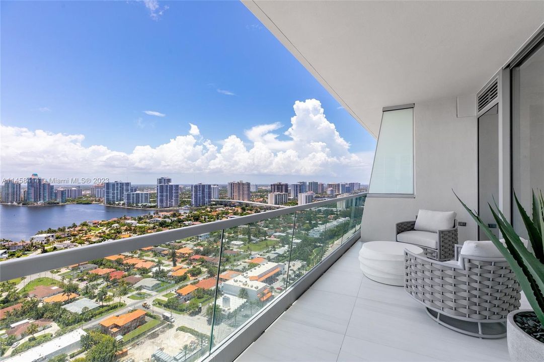 Recently Sold: $8,500,000 (4 beds, 5 baths, 3625 Square Feet)
