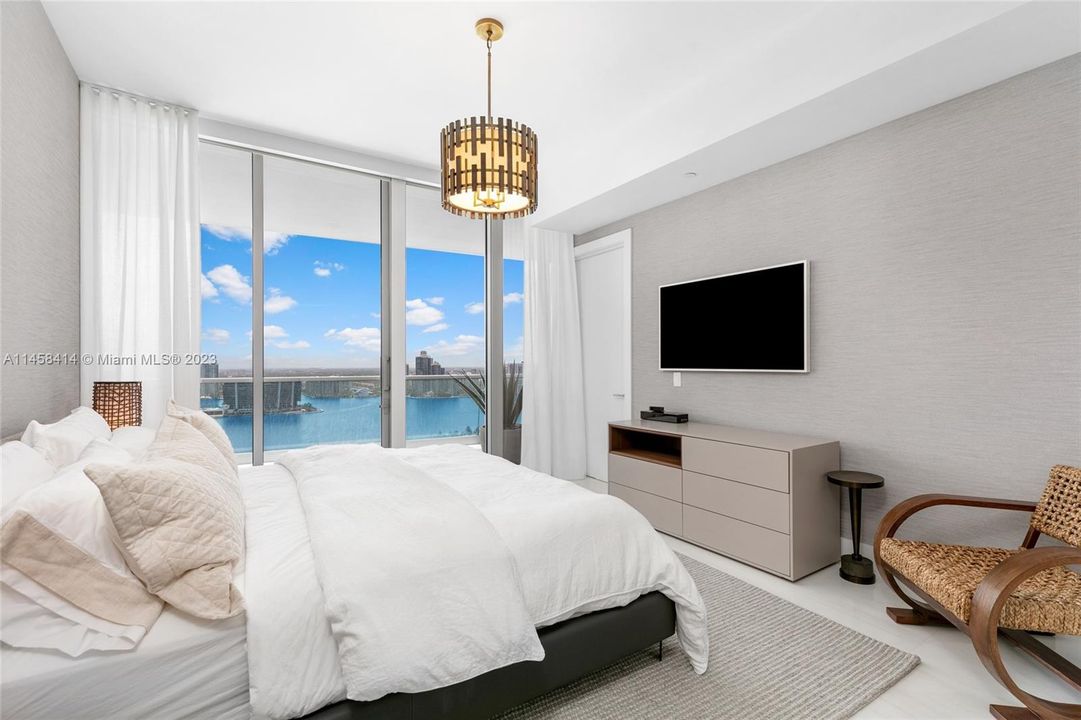 Recently Sold: $8,500,000 (4 beds, 5 baths, 3625 Square Feet)