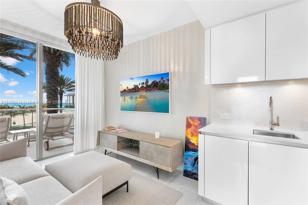 Recently Sold: $8,500,000 (4 beds, 5 baths, 3625 Square Feet)