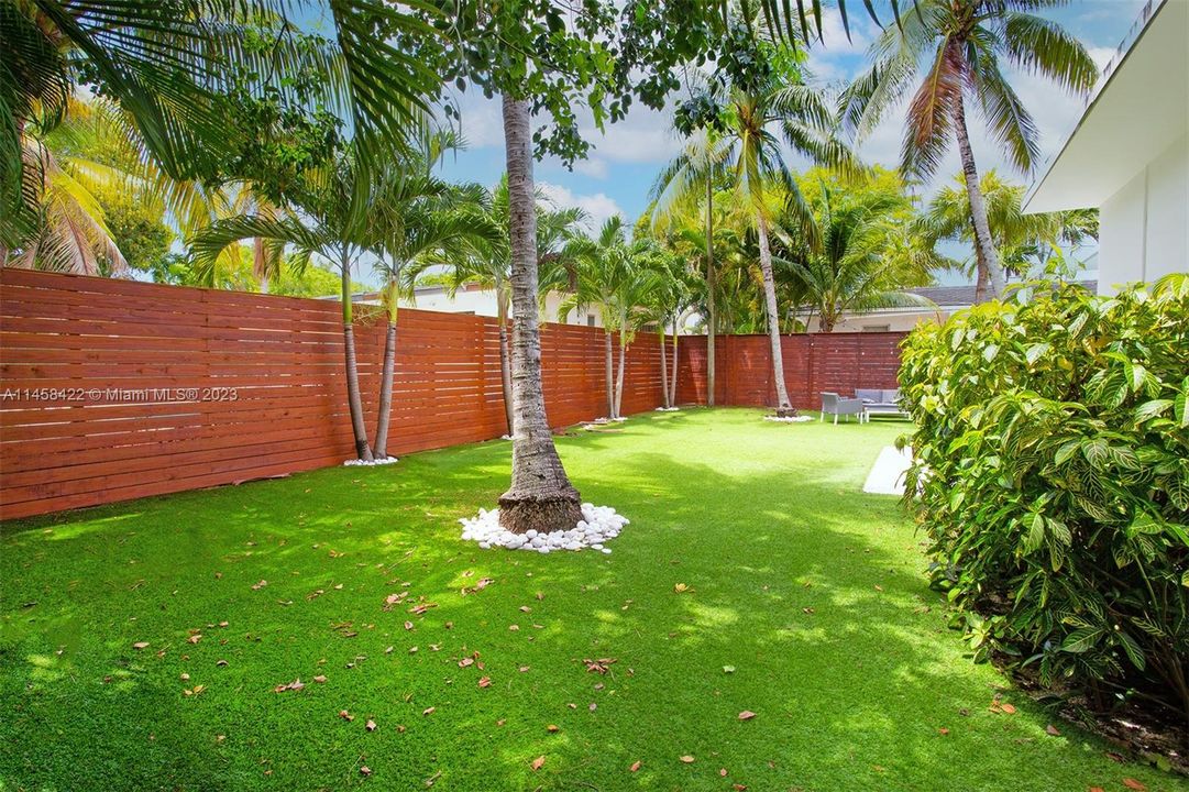 Недавно продано: $1,190,000 (2 спален, 2 ванн, 1502 Квадратных фут)