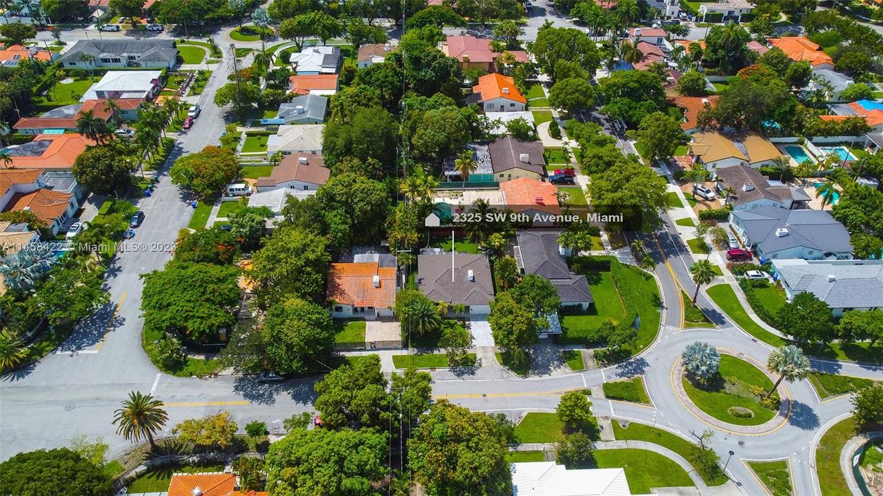 Недавно продано: $1,190,000 (2 спален, 2 ванн, 1502 Квадратных фут)