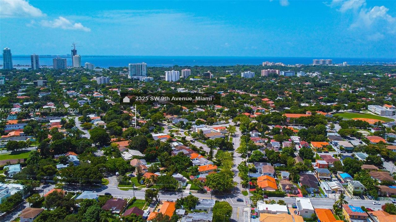 Недавно продано: $1,190,000 (2 спален, 2 ванн, 1502 Квадратных фут)