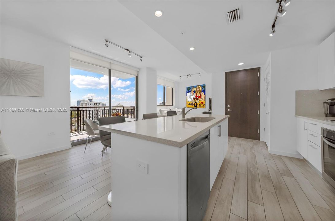 Recently Sold: $545,000 (1 beds, 1 baths, 821 Square Feet)