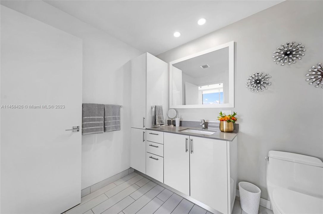 Recently Sold: $545,000 (1 beds, 1 baths, 821 Square Feet)