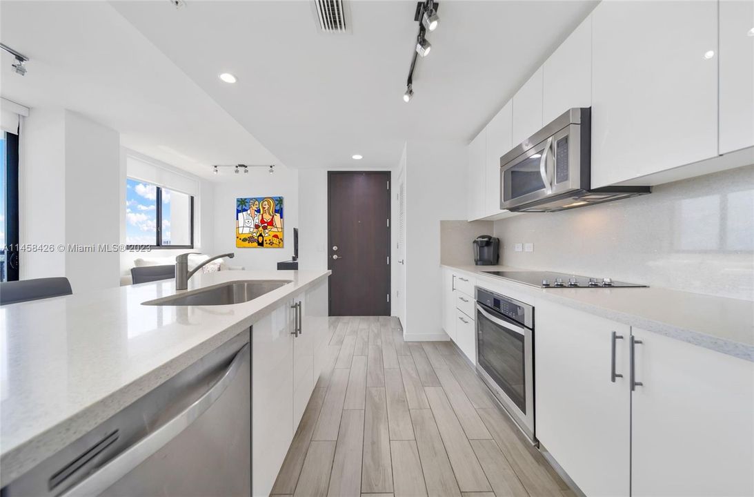 Recently Sold: $545,000 (1 beds, 1 baths, 821 Square Feet)