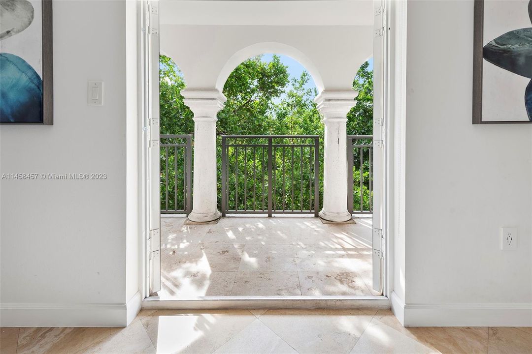 Vendido Recientemente: $2,345,000 (3 camas, 2 baños, 1869 Pies cuadrados)