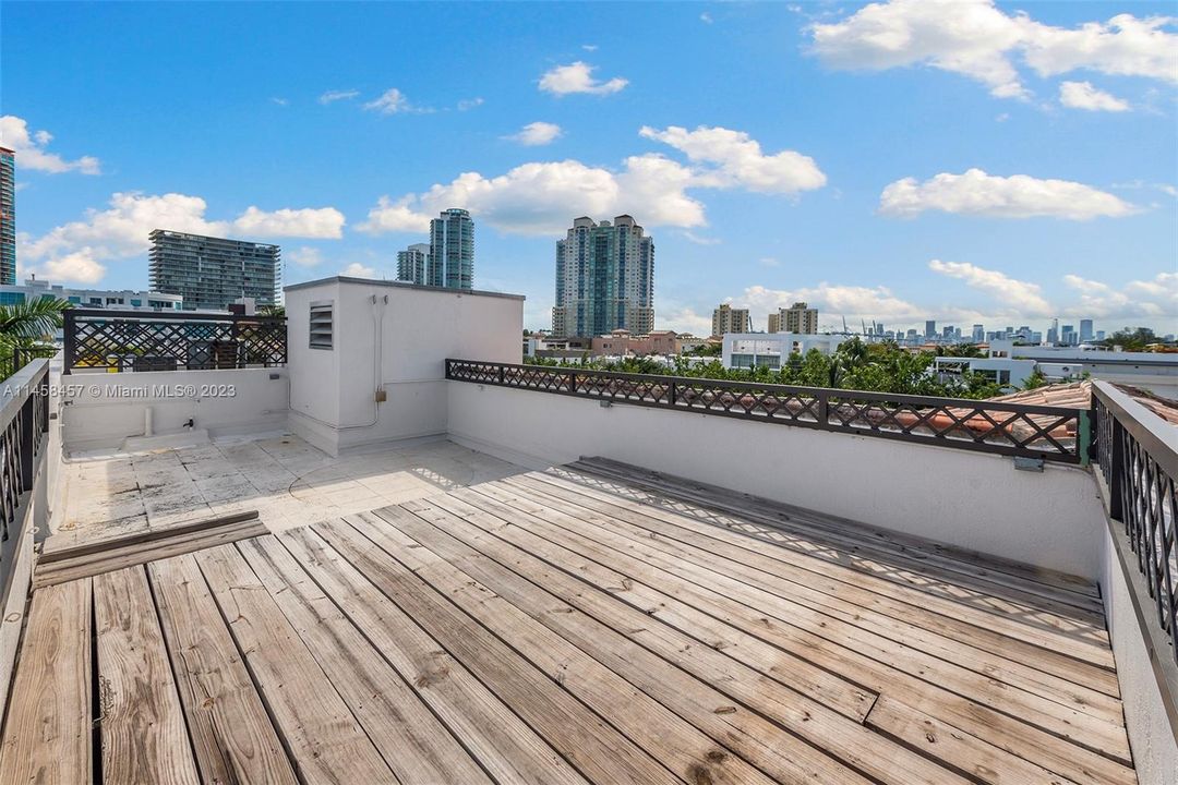 Vendido Recientemente: $2,345,000 (3 camas, 2 baños, 1869 Pies cuadrados)