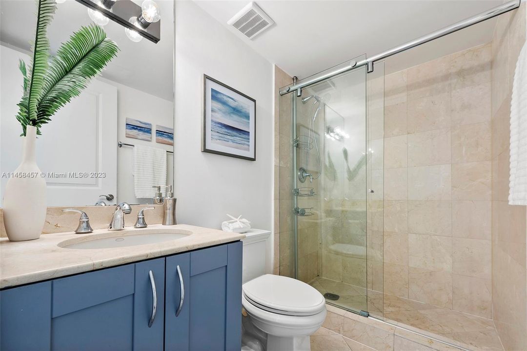 Vendido Recientemente: $2,345,000 (3 camas, 2 baños, 1869 Pies cuadrados)