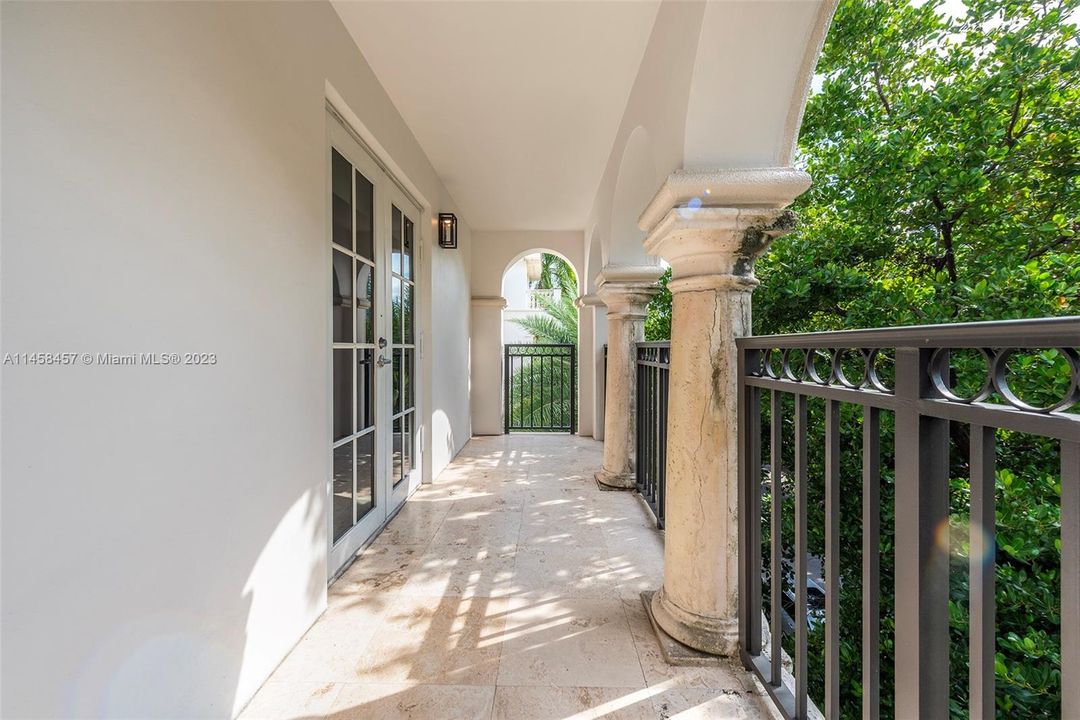 Vendido Recientemente: $2,345,000 (3 camas, 2 baños, 1869 Pies cuadrados)