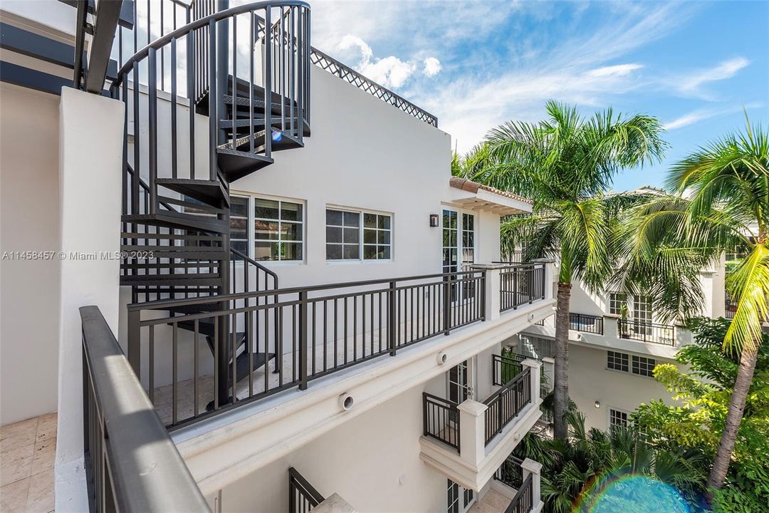 Vendido Recientemente: $2,345,000 (3 camas, 2 baños, 1869 Pies cuadrados)