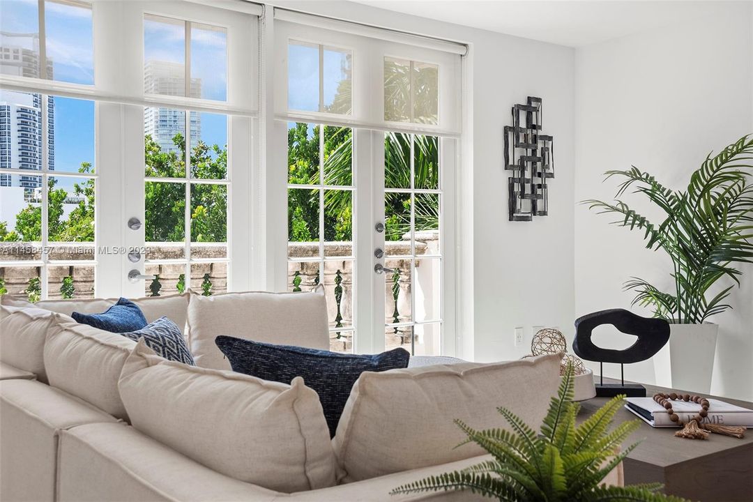 Vendido Recientemente: $2,345,000 (3 camas, 2 baños, 1869 Pies cuadrados)