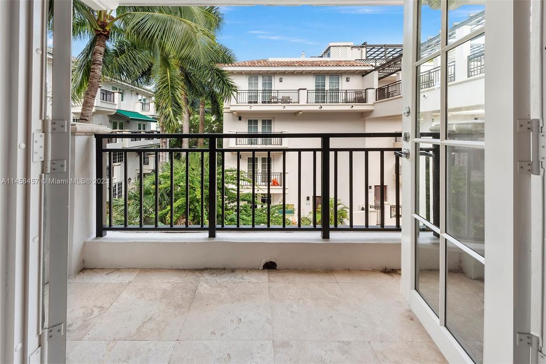 Vendido Recientemente: $2,345,000 (3 camas, 2 baños, 1869 Pies cuadrados)