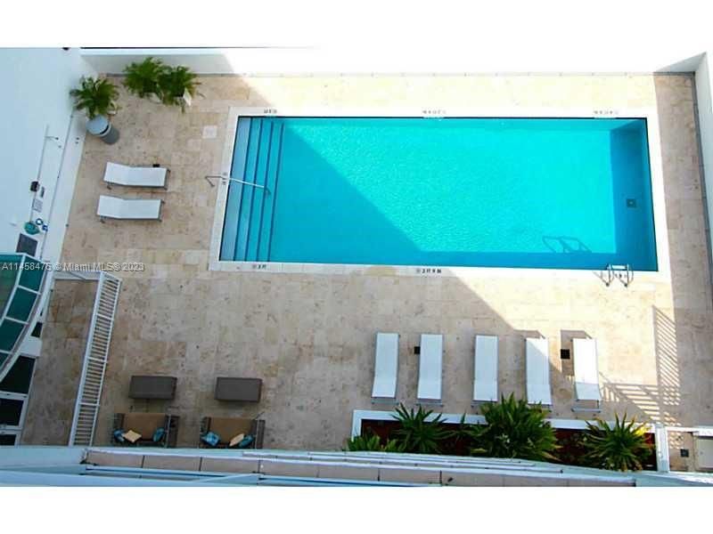 最近售出: $389,900 (1 贝兹, 1 浴室, 638 平方英尺)