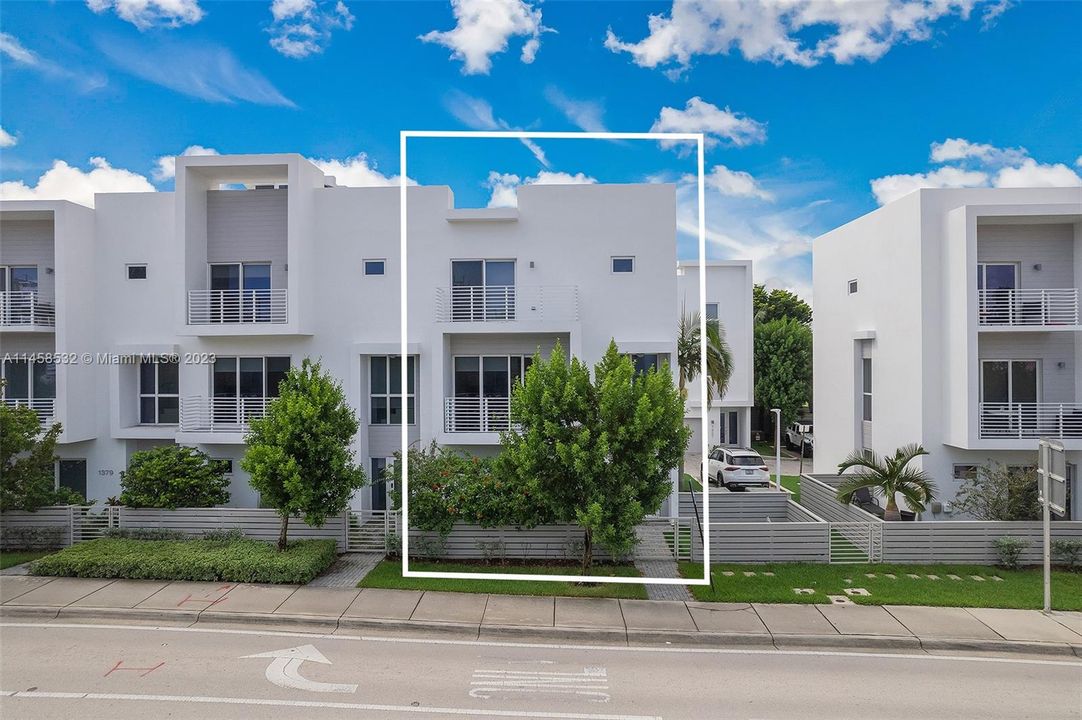 Recently Rented: $6,500 (4 beds, 3 baths, 2092 Square Feet)