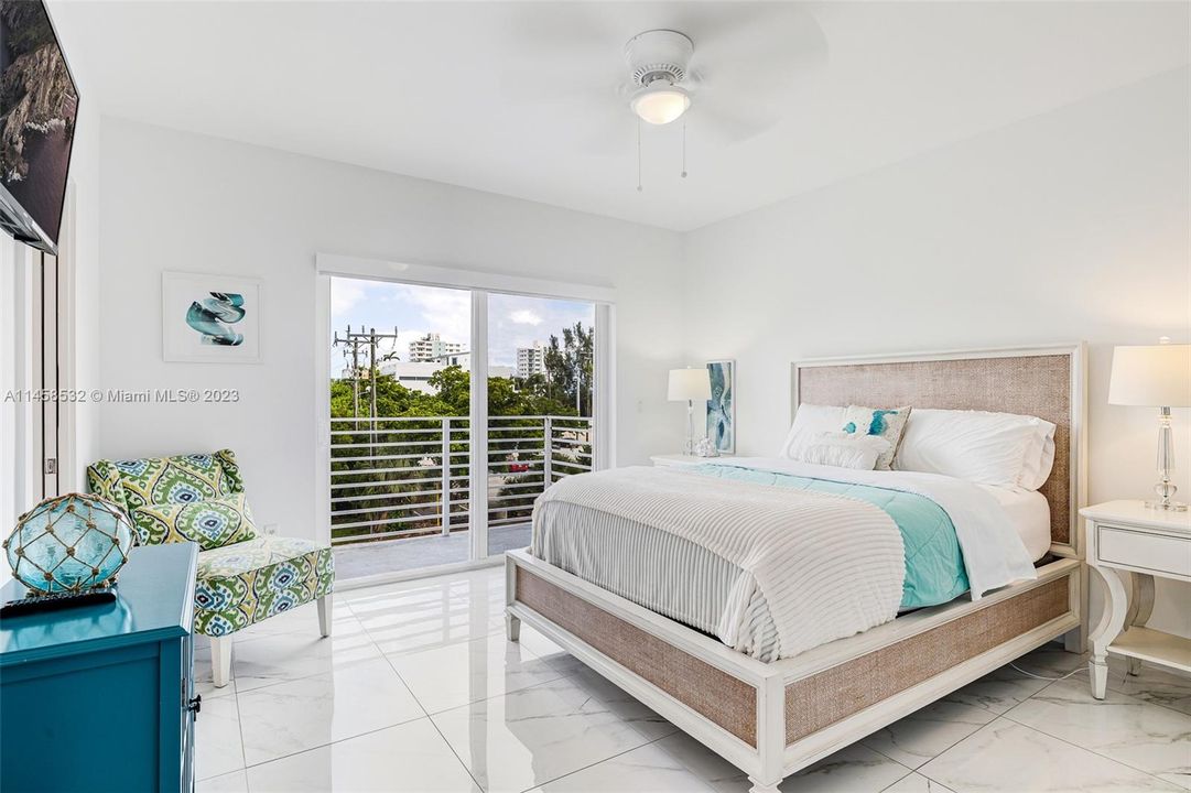 Recently Rented: $6,500 (4 beds, 3 baths, 2092 Square Feet)