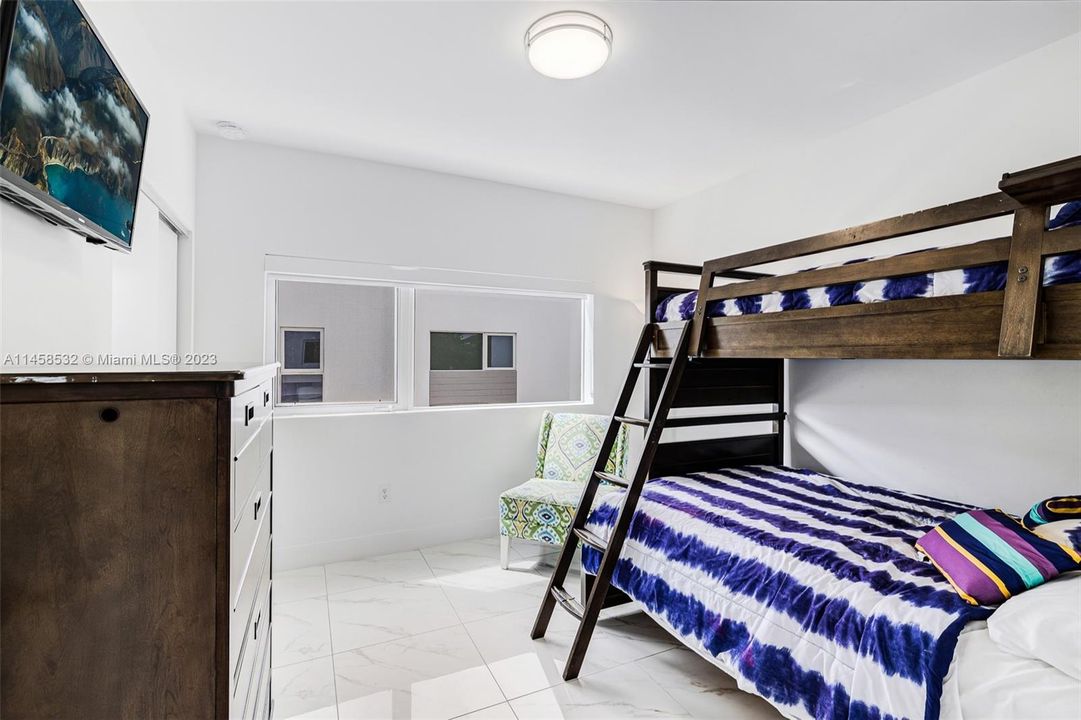 Recently Rented: $6,500 (4 beds, 3 baths, 2092 Square Feet)