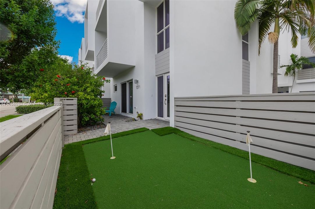 Recently Rented: $6,500 (4 beds, 3 baths, 2092 Square Feet)