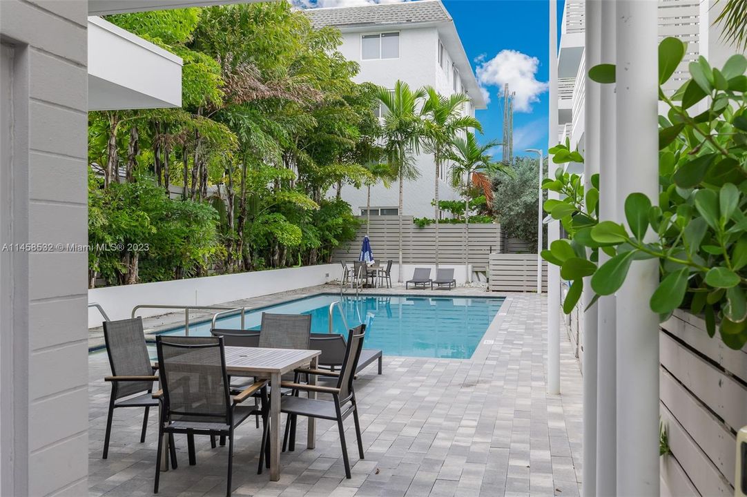 Recently Rented: $6,500 (4 beds, 3 baths, 2092 Square Feet)