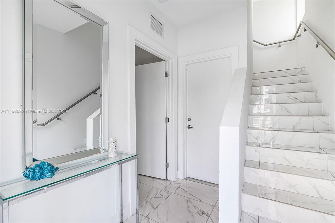 Recently Rented: $6,500 (4 beds, 3 baths, 2092 Square Feet)