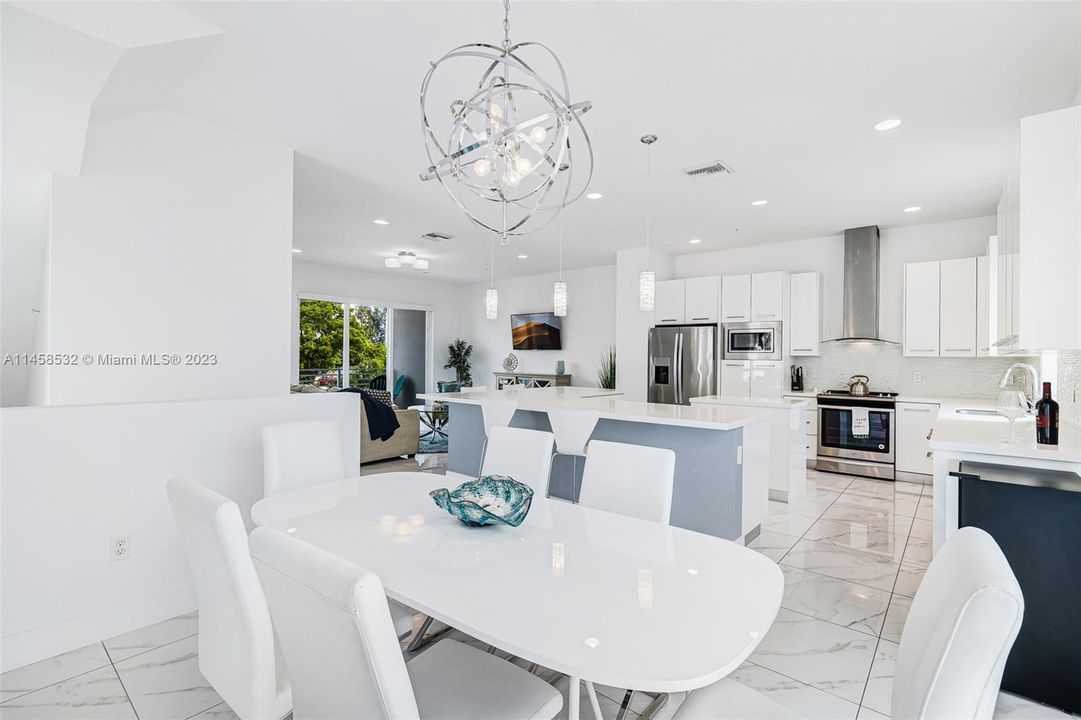 Recently Rented: $6,500 (4 beds, 3 baths, 2092 Square Feet)