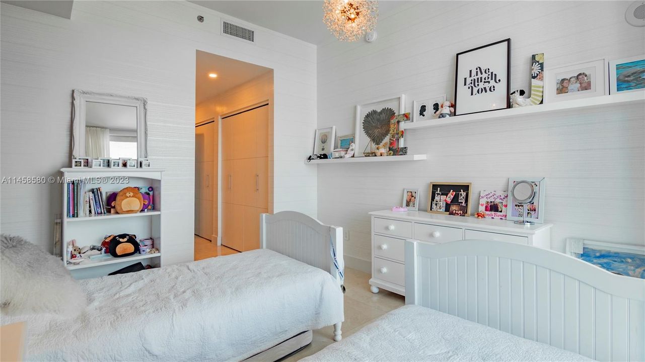 Recently Rented: $45,000 (3 beds, 3 baths, 2122 Square Feet)