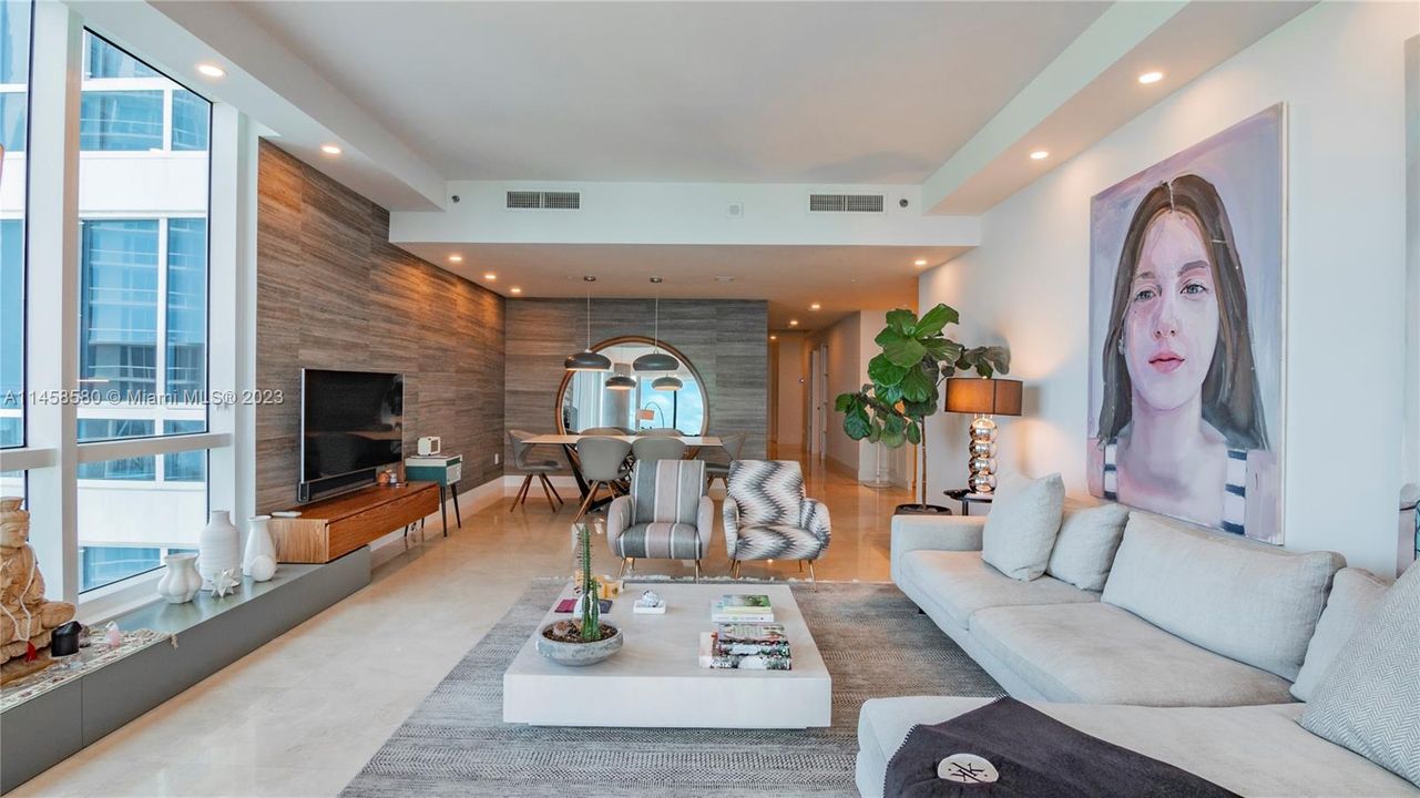 Recently Rented: $45,000 (3 beds, 3 baths, 2122 Square Feet)