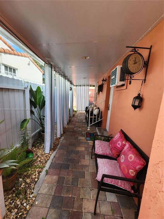 Vendido Recientemente: $720,000 (2 camas, 1 baños, 1449 Pies cuadrados)