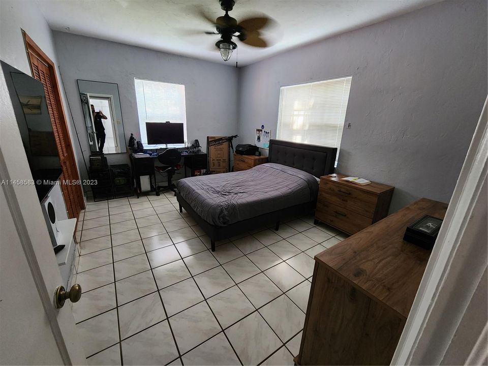 Vendido Recientemente: $720,000 (2 camas, 1 baños, 1449 Pies cuadrados)