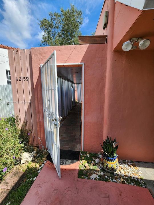 Vendido Recientemente: $720,000 (2 camas, 1 baños, 1449 Pies cuadrados)