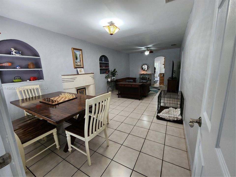 Vendido Recientemente: $720,000 (2 camas, 1 baños, 1449 Pies cuadrados)