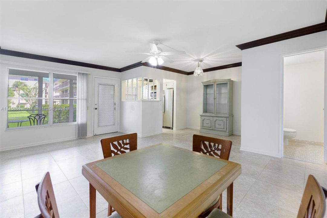 最近售出: $142,000 (1 贝兹, 1 浴室, 800 平方英尺)